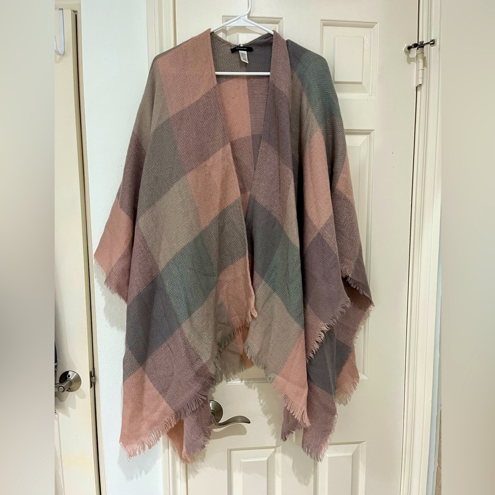 Tahari Pink Shawl One Size